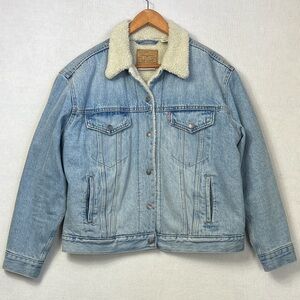 Levi’s Premium Women’s XL Sherpa Lined Snap Front Denim Trucker Jacket Lightwash